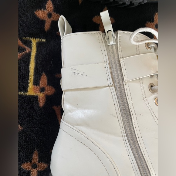 Nasty Gal Boots - Picture 6 of 16